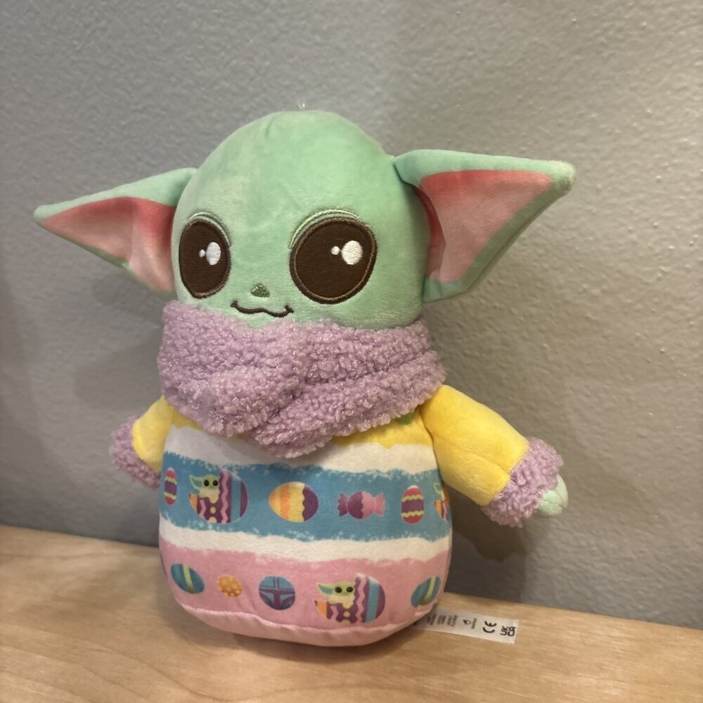 Star Wars: Mandalorian Baby Yoda Grogu Holiday Easter Egg Soft Plush Toy 2024 - Picture 3 of 6